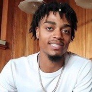 Adam Neal, 26 (YouTube-ster)