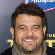 Adam Richman, 51 (Presentadore de Programas de TV)