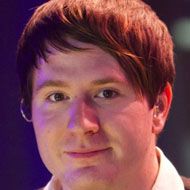 Adam Young, 37 (Ca sĩ nhạc Pop)