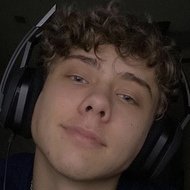Adamkindacool, 23 (Instagram Star)