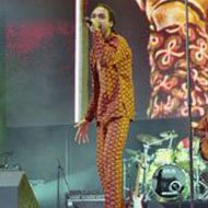 Ade Bantu, 54 (流行歌手)