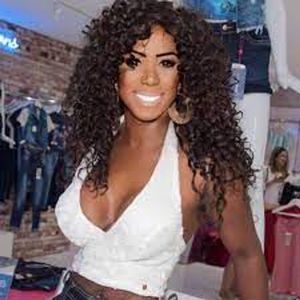 Adélia Soares, 45 (Instagram明星)