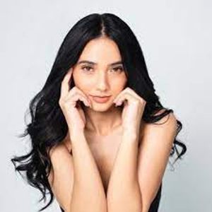 Adrianna So, 33 (电视女演员)