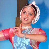 Ahana Deol, 38 (Familielid)