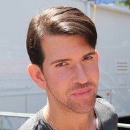 Aiden Leslie, 48 (流行歌手)