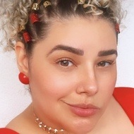 Aila Menezes, 37 (Instagram Star)