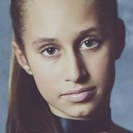 Aisha Dalal, 24 (舞蹈家)