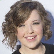 Aislinn Paul, 29 (Attrice TV)