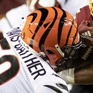 Akeem Davis-Gaither, 28 (足球运动员)