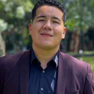 Akim Aguilar, 26 (YouTuber)