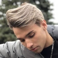 AkStar, 22 (Guitarist)