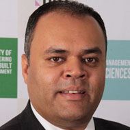 Alan Khan, 52 (电台主持人)
