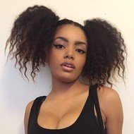 Alaya Lee, 29 (R＆B歌手)