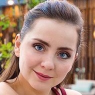 Ale Ivanova, 34 (YouTube明星)