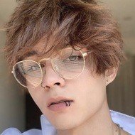 Alex Allen, 31 (TikTok明星)