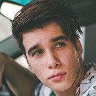 Álex Sotelo, 31 (Pop Singer)