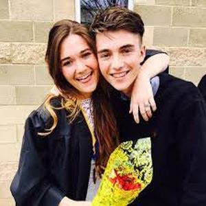 Lala Aguirre, 31 (Membro della famiglia)