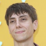 Alexander Arnold, 32 (Diễn viên truyền hình)