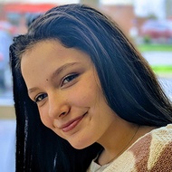 Alexis Maund, 21 (YouNow Star)