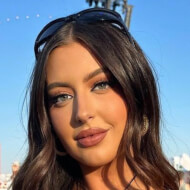 Alexis Oakley, 27 (化妝師)