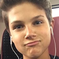 Alfie Hawkins, 23 (YouNow明星)