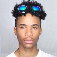 Alfred Lewis lll, 25 (YouTube明星)
