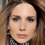 Ali Andreea, 41 (YouTube明星)