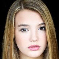 Ali Skovbye, 23 (电视女演员)