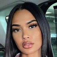 Alicia Bonora, 32 (Instagram明星)