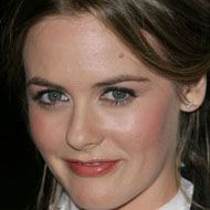 Alicia Silverstone, 49 (電影女演員)