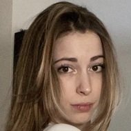 Alina Bolg, 27 (TikTok Star)