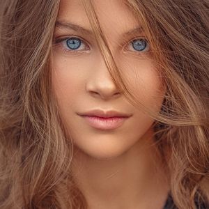 Alina Carboni, 18 (YouTube Star)