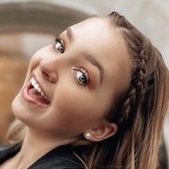 Alina Mour, 22 (TikTok Star)