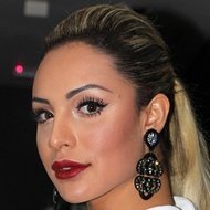 Aline Mineiro, 32 (Instagram Star)