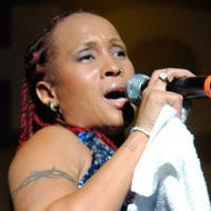 Alison Hinds, 53 (Weltmusik-Sänger)