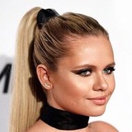 Alli Simpson, 25 (Cantante Pop)
