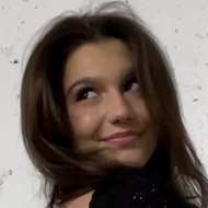 Allia Covino, 21 (TikTok明星)