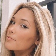 Allie Schnacky, 24 (TikTok明星)