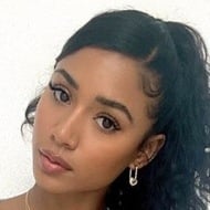 Ally Rossel, 27 (Instagram Star)