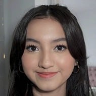 Alyssa Dezek, 17 (YouTube Star)