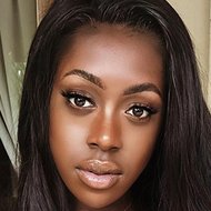 Ama Peters, 28 (Modelo)