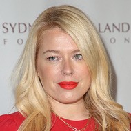 Amanda de Cadenet, 51 (Người dẫn chương trình)