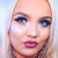 Amanda Lundgren, 24 (YouTube Star)