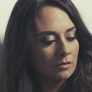 Amber Hayes, 44 (Chanteur country)