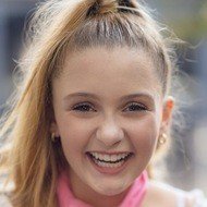 Amelia Ayris, 19 (Movie Actress)