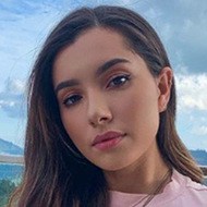 Amelia Henderson, 30 (TV Actress)