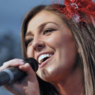 Amy Pearson, 40 (流行歌手)