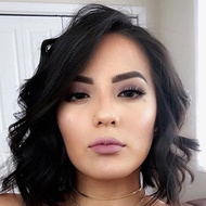 Ana Chavarría Pin, 31 (YouTube明星)