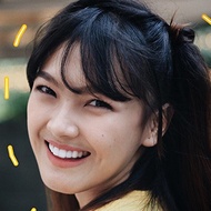 Ana Riana, 33 (Presentatore di show televisivi)