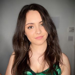 Anca Thunder, 28 (TikTok明星)